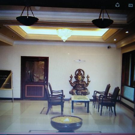 Hôtel Veena Regency à Chās Extérieur photo